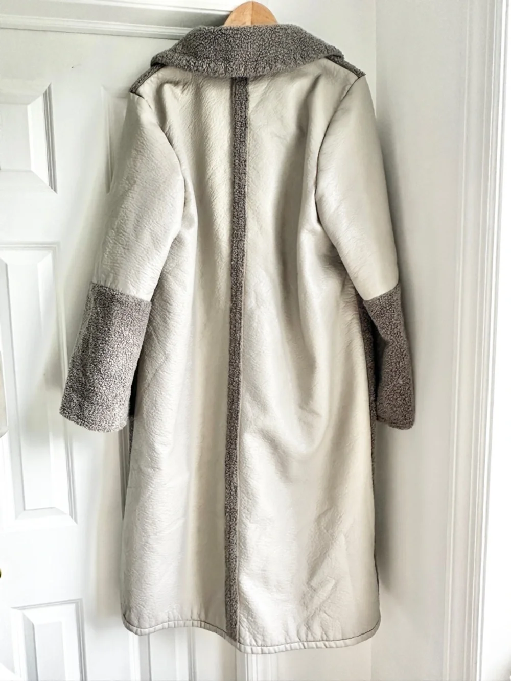 Baum und Pferdgarten Dea Shearling Two Tone Overcoat Gray Large